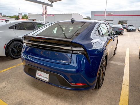 New 2026 Toyota Prius Plug-In Hybrid FWD image 7