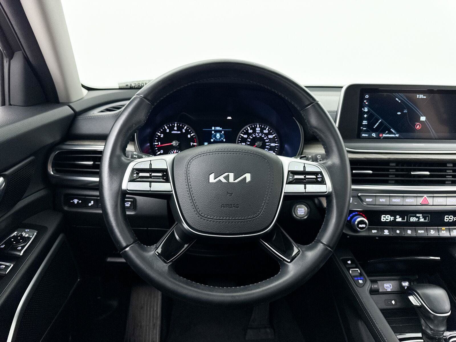 Used 2022 Kia Telluride EX w/ EX Premium Package FWD image 4