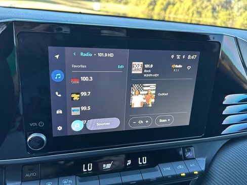 Certified 2025 Toyota Camry SE image 24