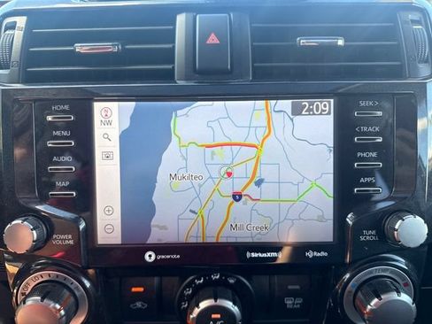Used 2021 Toyota 4Runner TRD Off-Road Premium w/ Moonroof Package AWD/4WD image 19