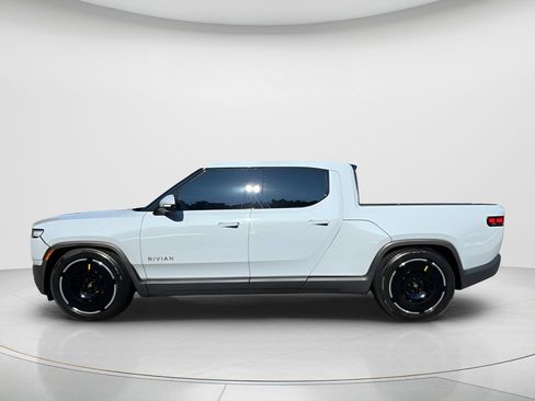 Used 2025 Rivian R1T Adventure Dual AWD/4WD image 9
