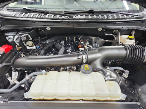 Used 2025 Ford Expedition Platinum w/ Driver's Package AWD/4WD image 18
