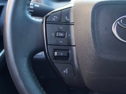 Used 2025 Toyota bZ4X FWD w/ Weather Package image 18