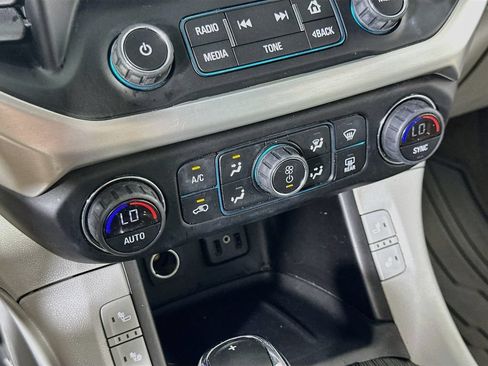 Used 2019 GMC Acadia SLT FWD image 27