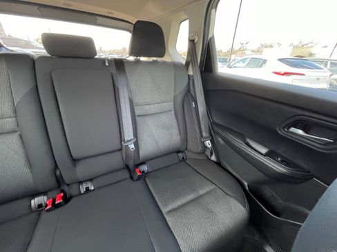 Used 2025 Nissan Rogue SV image 39