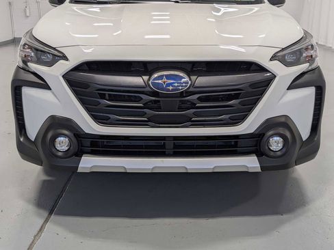 Used 2025 Subaru Outback Limited XT image 2