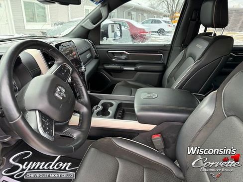 Used 2019 RAM 1500 Laramie w/ Sport Appearance Package AWD/4WD image 10