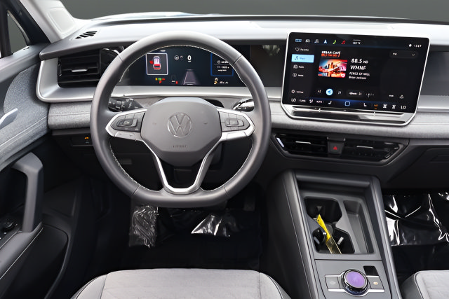 Certified 2025 Volkswagen Tiguan S AWD/4WD image 15