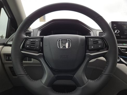 New 2026 Honda Odyssey Touring image 32