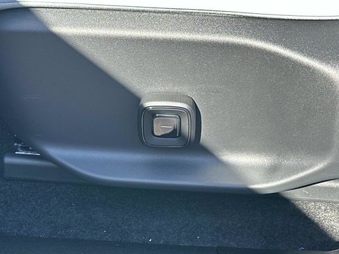 New 2025 Volvo EX30 Ultra w/ Protection Package Premier image 14