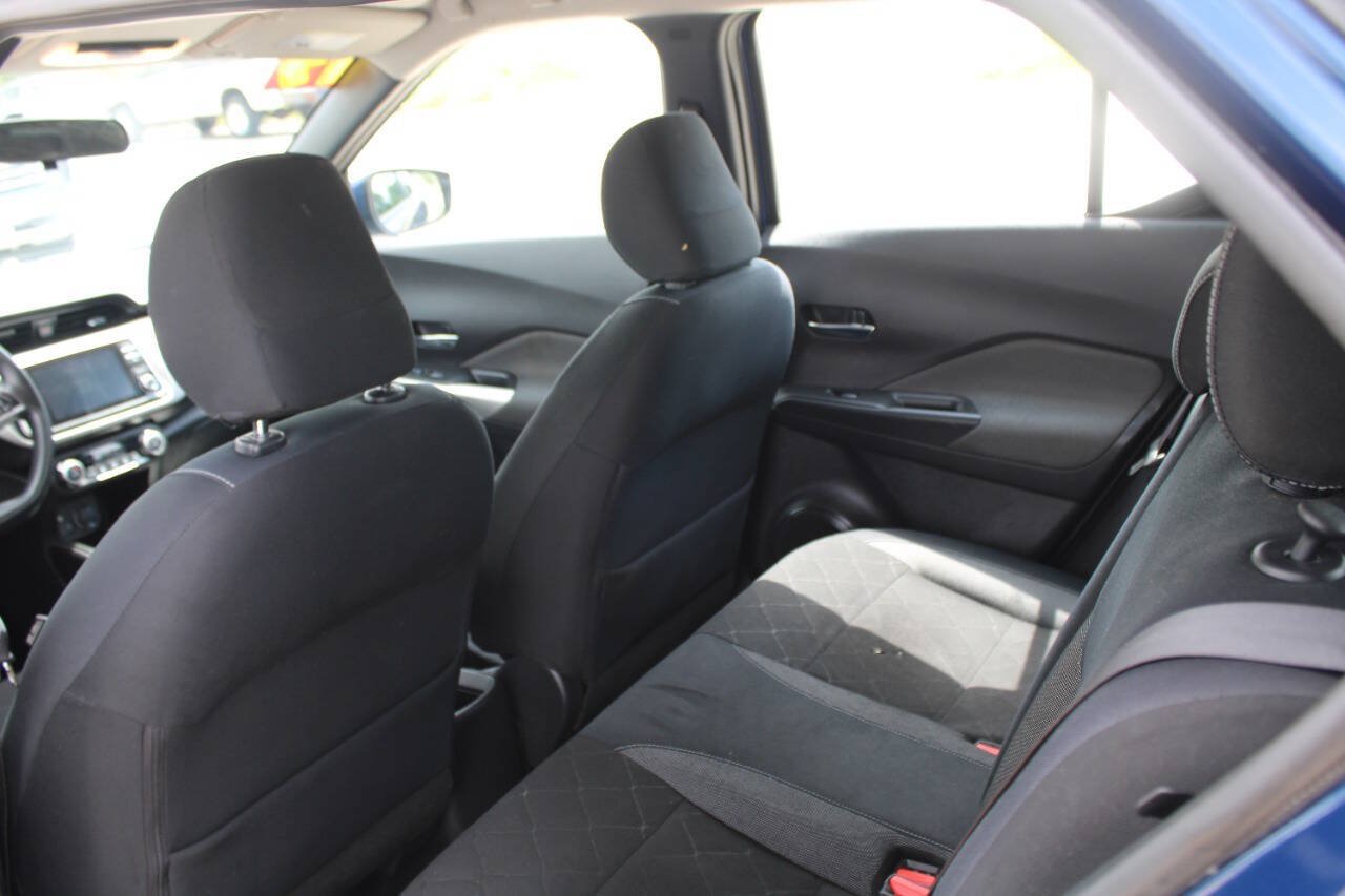 Used 2019 Nissan Kicks SV FWD image 13