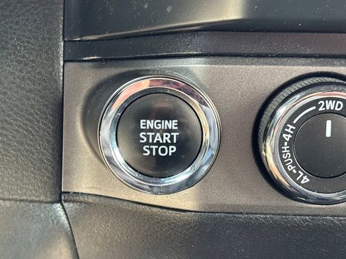 Used 2022 Toyota Tacoma TRD Off-Road AWD/4WD image 19
