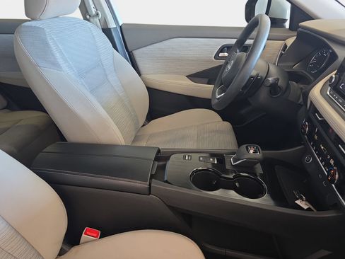 Used 2023 Nissan Rogue SV FWD image 10