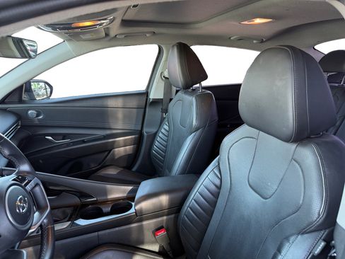 Used 2023 Hyundai Elantra Limited FWD image 10