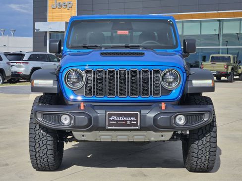 New 2026 Jeep Gladiator Mojave w/ Technology Group AWD/4WD image 6