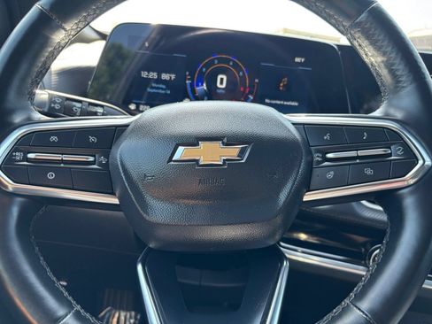 Used 2025 Chevrolet Equinox LT FWD image 28