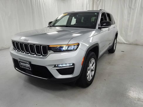 Used 2022 Jeep Grand Cherokee Limited AWD/4WD image 7