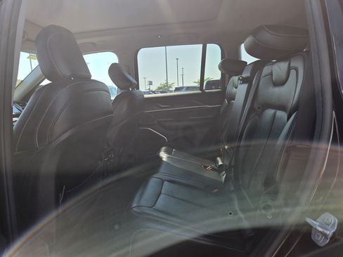 Used 2024 Jeep Grand Cherokee Limited 4xe AWD/4WD image 16