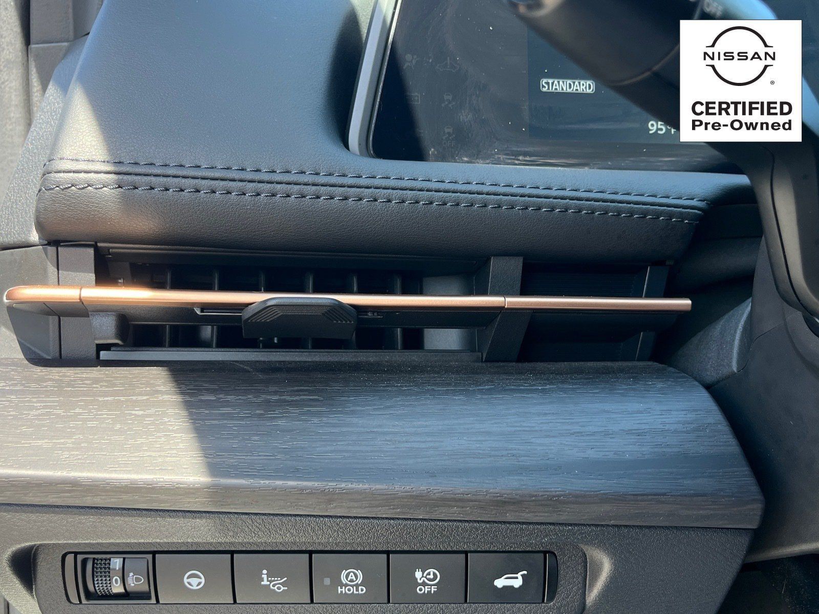 Certified 2025 Nissan Ariya FWD image 29