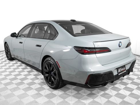 Used 2023 BMW i7 xDrive60 AWD/4WD image 7