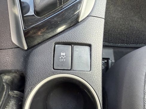 Used 2015 Toyota Corolla LE image 22