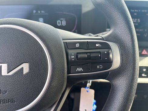 Used 2023 Kia Sportage LX image 16