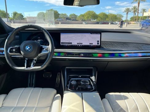 Used 2023 BMW i7 xDrive60 w/ Parking Assistance Package AWD/4WD image 11