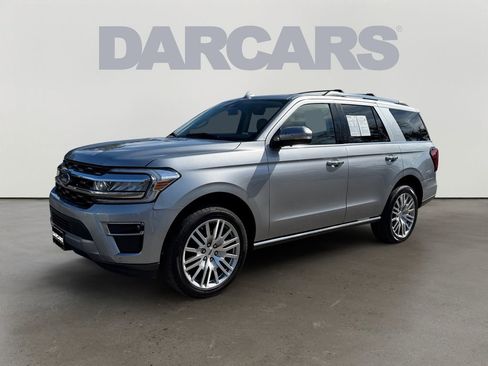 Used 2024 Ford Expedition Limited image 3