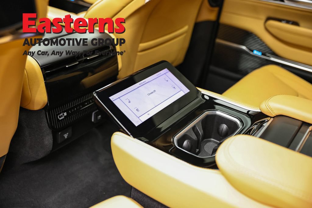 Used 2025 Jeep Grand Wagoneer Series III w/ Rear Seat Video Group 1 AWD/4WD image 25
