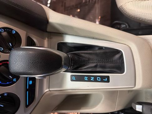 Used 2012 Ford Focus SE FWD image 25