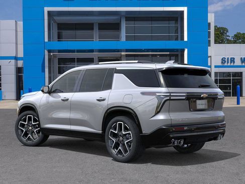 New 2026 Chevrolet Traverse High Country image 3