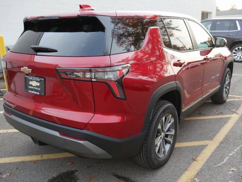 New 2026 Chevrolet Equinox LT image 7