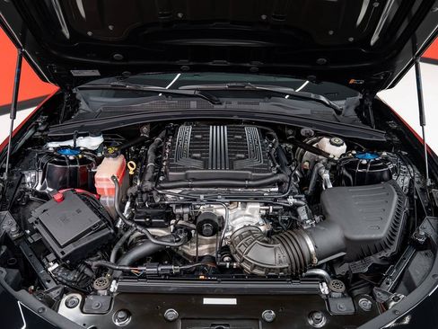 Used 2021 Chevrolet Camaro ZL1 RWD image 10