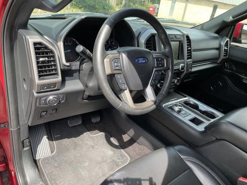 Used 2019 Ford Expedition Max XLT w/ Equipment Group 202A RWD image 16