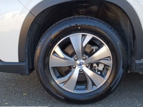 Certified 2025 Subaru Ascent Premium AWD/4WD image 18