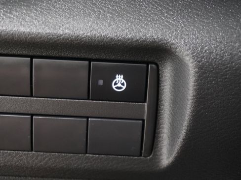 Used 2021 Nissan Kicks SR w/ SR Premium Package image 21