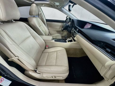 Used 2013 Lexus ES 350 w/ Luxury Pkg FWD image 37