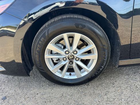 Used 2025 Toyota Camry LE image 29