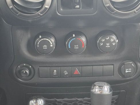 Used 2018 Jeep Wrangler Unlimited Sport S image 14