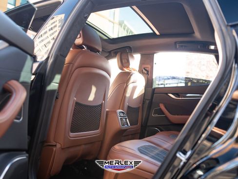 Used 2019 Maserati Levante S GranLusso image 21