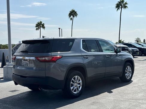 Used 2021 Chevrolet Traverse LS FWD image 5