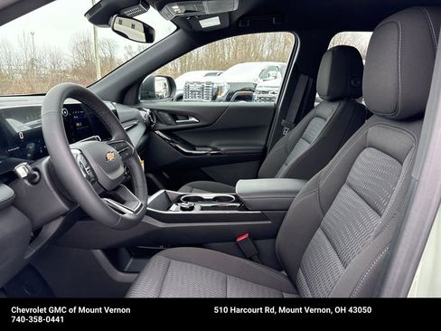 New 2026 Chevrolet Equinox LT image 8