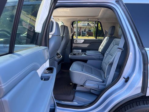 Used 2020 Lincoln Navigator Black Label AWD/4WD image 12