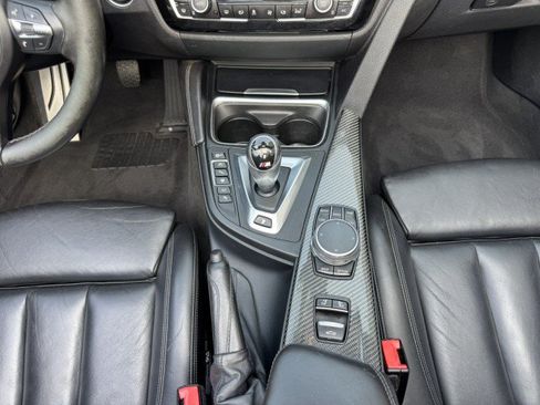 Used 2018 BMW M4 Convertible RWD image 36