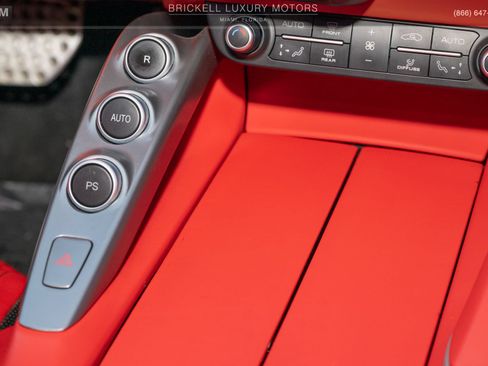Used 2018 Ferrari GTC4Lusso T RWD image 21