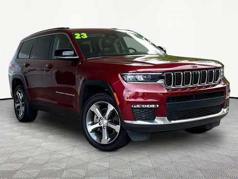 Used 2023 Jeep Grand Cherokee L Limited w/ Luxury Tech Group II AWD/4WD image 3