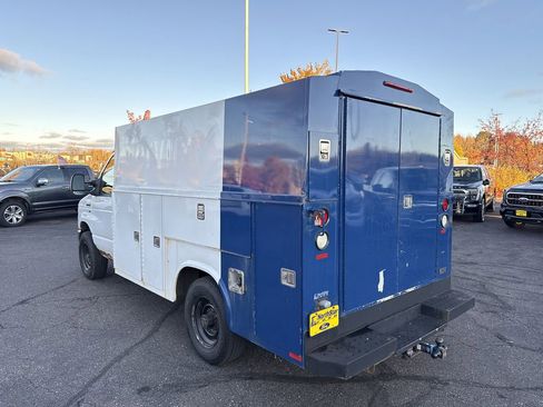 Used 2013 Ford E-350 and Econoline 350 Super Duty w/ Class I Trailer Tow Pkg image 8