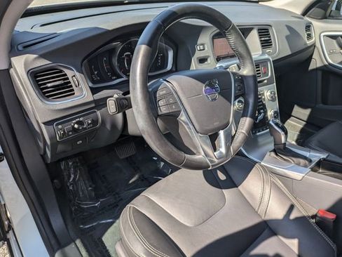 Used 2018 Volvo S60 T5 Dynamic w/ Vision Package image 9