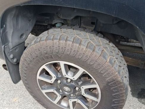 Used 2021 Toyota Tundra Limited w/ Limited Premium Package image 29