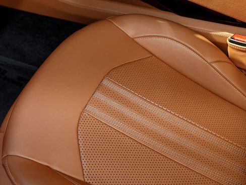 Used 2025 Aston Martin DBX 707 image 41